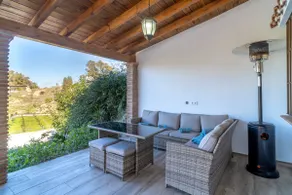 Dream Rural Getaway: Pool, Park and BBQ - Image 3
