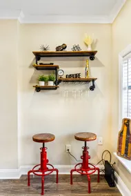Stylish, Fun and Cozy  | Pool table, Dart board and Parking - Image 5