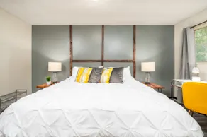 Work Travel• KingBed• P&G• Kitchen• W/D• Pets•WiFi - Image 2