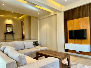3 Bed Royal - Image 3