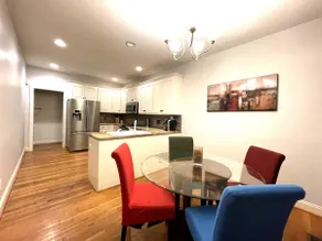 KING & QUEEN Suites + 3 EXTRA BRs - Fiber Internet - Image 3