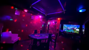 9-minute walk from JR, rent the entire lakeside party house! - Image 4
