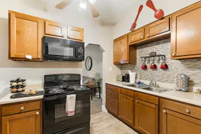 Plum Street Living ~ Cozy 1 Bedroom Apartment - Image 2