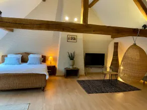 Romantic Loft, historic farmhouse, Sauna, Nature walks - Image 4