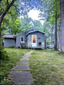 Your lakeside oasis awaits: perfect for families and fun! - Image 2
