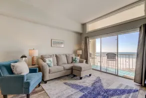 #4- Renovated 2/2-King bed! Directly on the beach! - Image 2