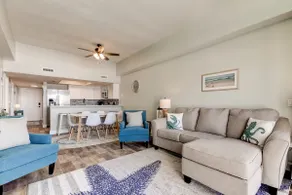 #4- Renovated 2/2-King bed! Directly on the beach! - Image 3