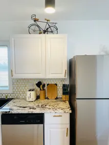 Mid-Century Cozy Bungalow - Image 5