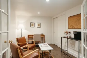 Private Suite Minutes to PDX & Waterfront - Image 5