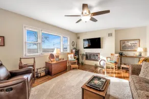 Salt City Country Farmhouse - Image 5