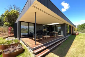 The Horned Cow: Luxury acreage 10 min from Orange - Image 2