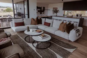 The Horned Cow: luxury acreage 10 min to Orange - Image 5
