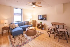 1Super Cool Downtown Apt #1 - Image 4