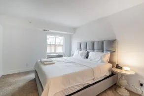 Stay in Menlo Park! Private Patio, Pool and Gym! - Image 5