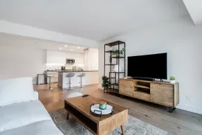 Stay in Menlo Park! Private Patio, Pool and Gym! - Image 2