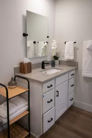 Walkable Retreat Near Beach and Downtown - Image 4