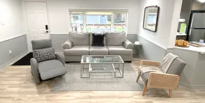 Cozy cottage with lake access - Image 3