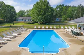 Sleeps 10-Hot Tub-Close to Downtown-Resort Pool - Image 2