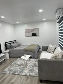 Modern Studio Getaway / Private - Image 3