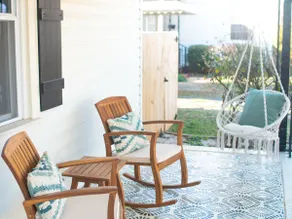 Vibrant home 7 mins from Uptown, King & Queen Beds - Image 5