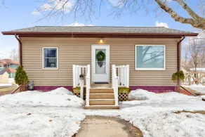 Snowbound Cottage - Image 3