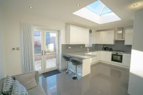 Newly Refurbished Modern 4 Bed Detached House ! - Image 5