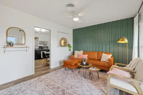 The Moody Bungalow - Image 3