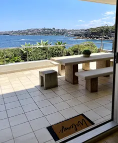 Clovelly lux Beachfront | 25m to Ocean • Sleeps 6 - Image 4