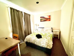 3 Br Townhouse near Gosford Hospital and CBD - Image 4