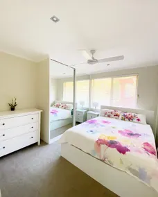 Beach Getaway - beautiful & bright 2-bed unit - Image 5