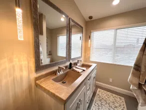 Luxury Loft - no cleaning fee - Historic Downtown - Image 4