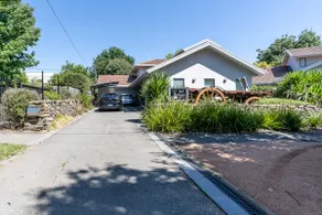Serene 2BR House near the heart of Kingston - Hosted by CanStay - Image 5