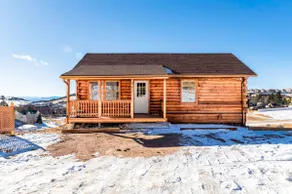 Oso Lucky Lodge | Hot Tub • Walk to Casinos - Image 4