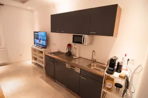 Qonroom for 2 | Netflix | Kitchen | Comfy Place - Image 4