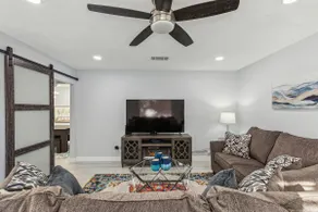 Cozy & Cute 3bd 3bth home! - Image 2