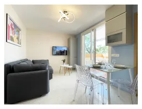 Luxury Seaside Apartment - Image 3