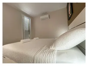 Luxury Seaside Apartment - Image 5