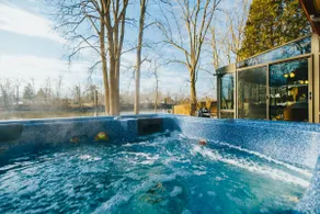 Rustic Lake house with HOT TUB and Pool Table - Image 2