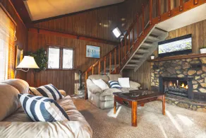 Rustic Lake house with HOT TUB and Pool Table - Image 4