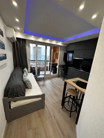 Monaco border studio, pool and parking - Image 5