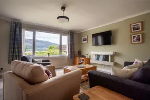 Fabulous 3-bedroom bungalow with stunning view of the Holy Loch. - Image 5