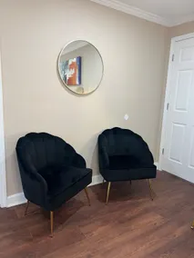 2 Bedroom Luxury Home Near Downtown - Image 4