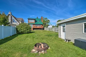 Lakefront Cottage, family & pet friendly, close to everything. - Image 3