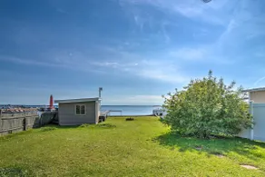 Lakefront Cottage, family & pet friendly, close to everything. - Image 4
