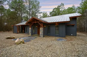 The Star Inn - Cabin sleeps 6 with hot tub! - Image 3