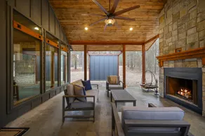The Star Inn - Cabin sleeps 6 with hot tub! - Image 5