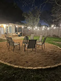 Cozy home w/outdoor area+firepit - Image 2