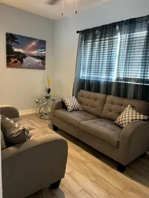 3bdrm Entertainment Home - Image 2