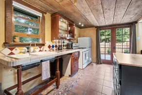 Helios Quiet Cottage - Image 4