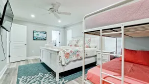*Gorgeous Pool w Swim Deck. Close 2 IMG/Beaches - Image 5